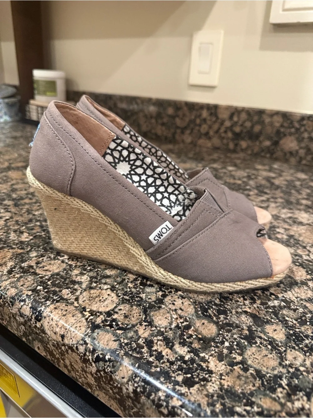 TOMS Calypso canvas, ladies wedge shoe excellent condition, 7 1/2